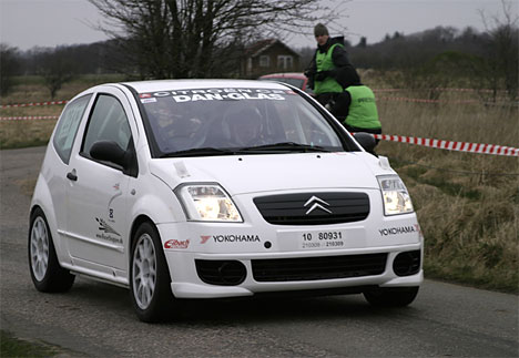 De første meter i den nye rallybil